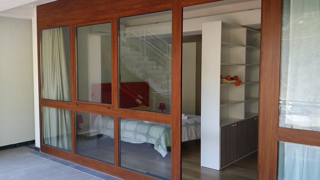 Apartments Le Terrazze فيرناتْسا الغرفة الصورة