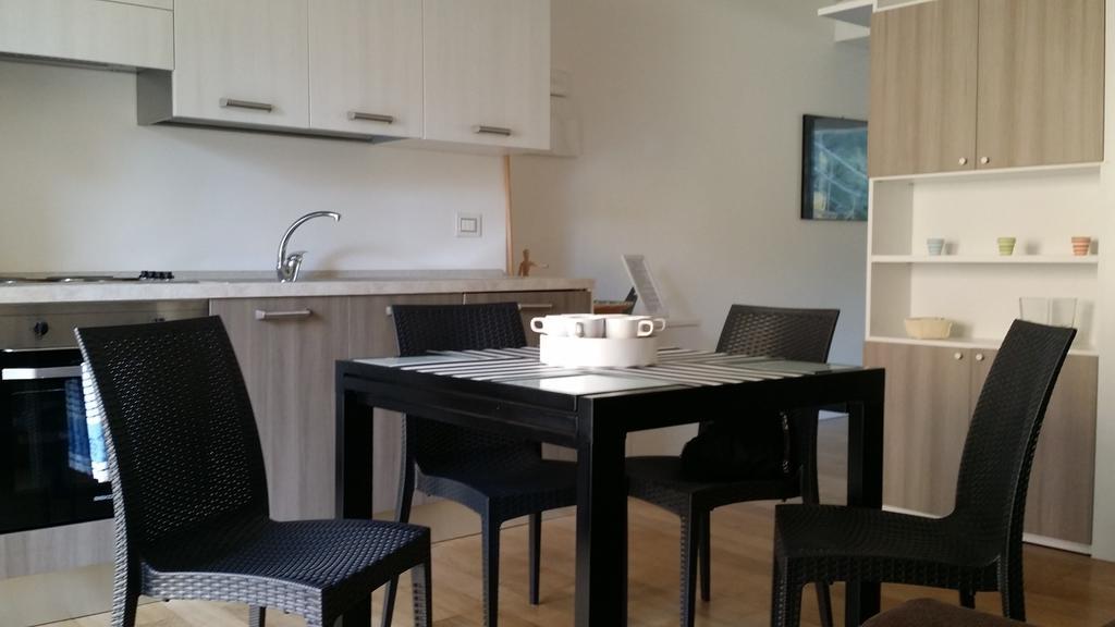 Apartments Le Terrazze فيرناتْسا الغرفة الصورة