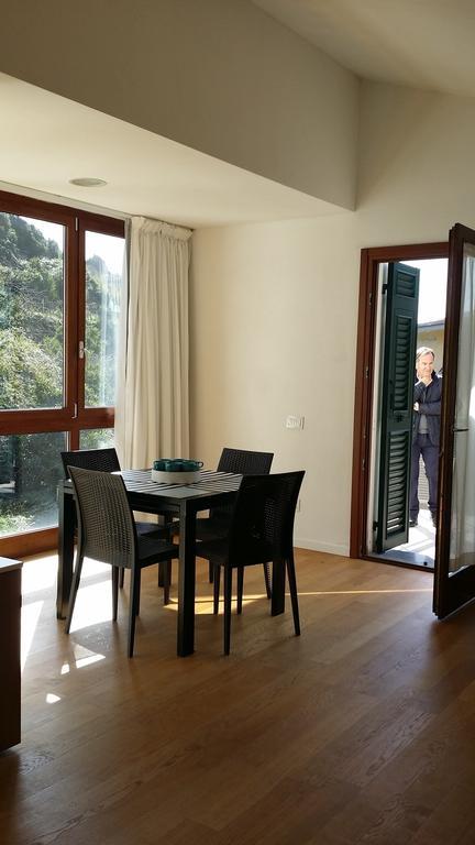 Apartments Le Terrazze فيرناتْسا الغرفة الصورة